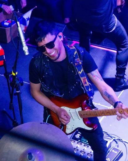Guitarrista en escenario